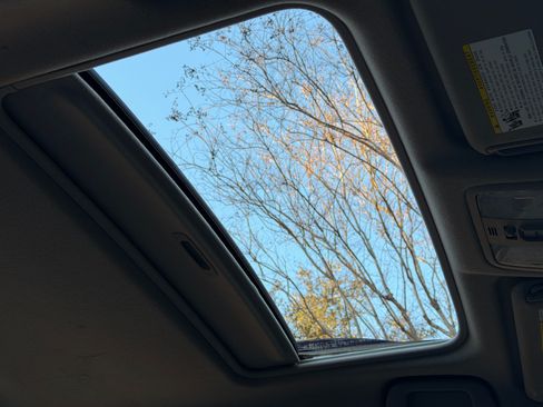 Used 2009 Toyota RAV4 Limited image 16