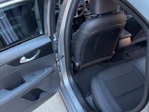 Used 2023 Kia Forte GT-Line w/ GT-Line Premium Package image 6