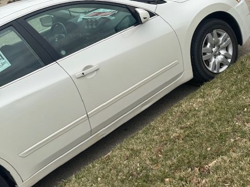 Used 2010 Nissan Altima 2.5 S image 9