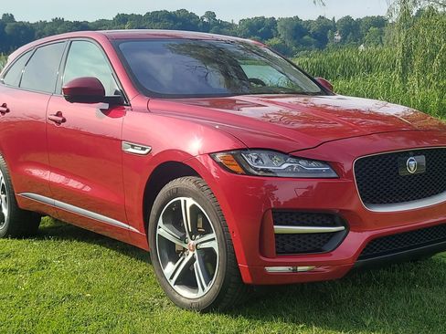 Used 2017 Jaguar F-PACE R-Sport AWD/4WD image 1