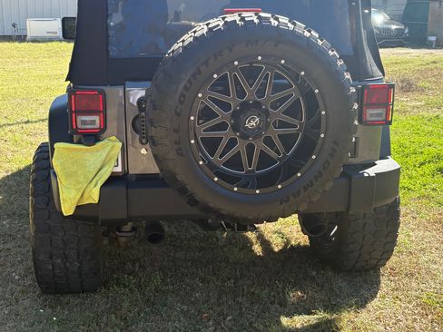 Used 2017 Jeep Wrangler Unlimited Sport w/ Quick Order Package 24S image 19