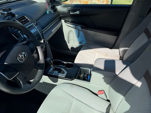 Used 2012 Toyota Camry FWD image 8