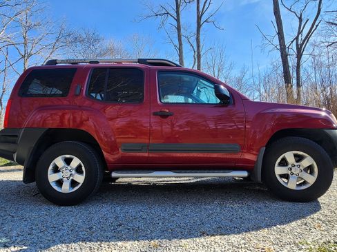 Used 2011 Nissan Xterra S w/ 4X4 Value Package image 2