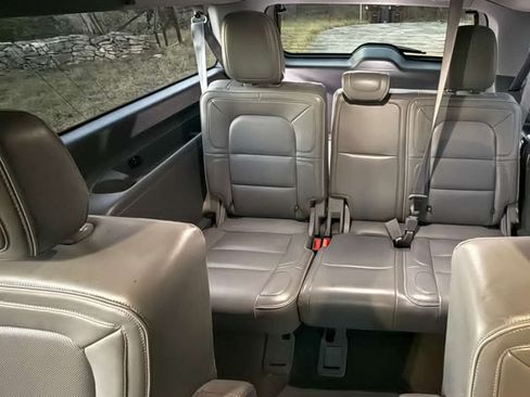 Used 2019 Lincoln Navigator L Select w/ Cargo Package image 21