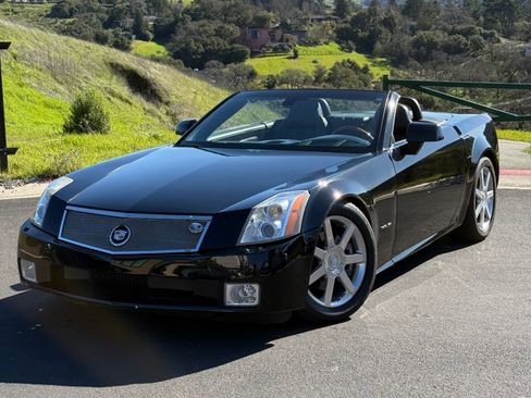 Used 2006 Cadillac XLR image 1
