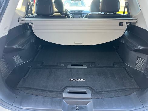 Used 2017 Nissan Rogue SL w/ SL Premium Package FWD image 5
