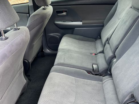 Used 2014 Toyota Prius V Three image 15