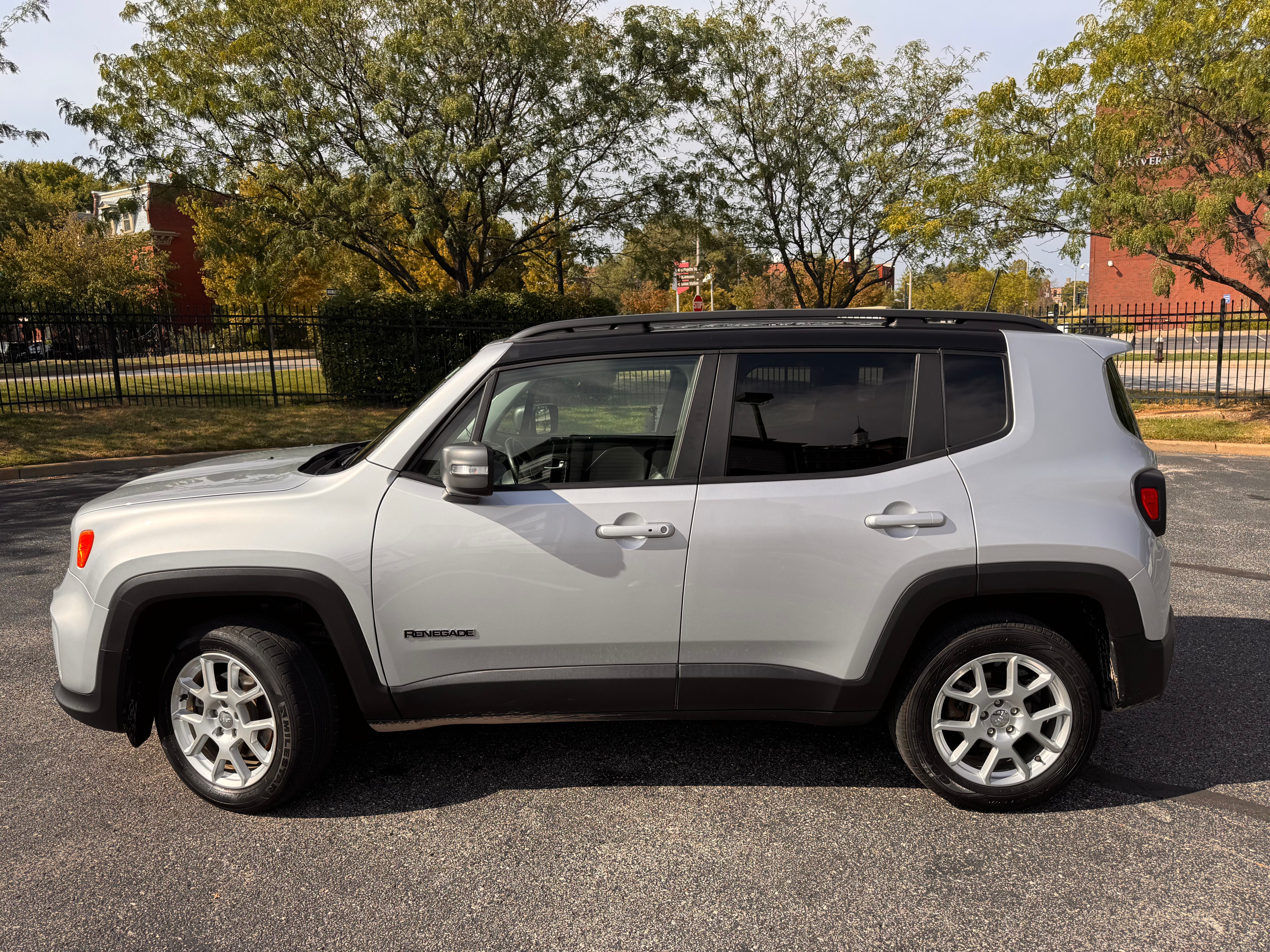Used 2021 Jeep Renegade Limited AWD/4WD image 5