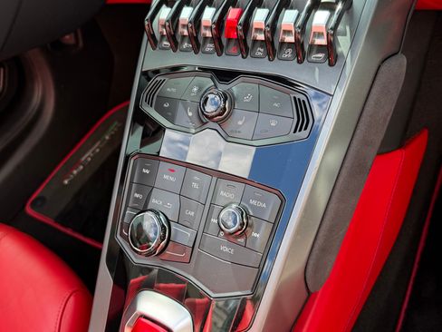 Used 2018 Lamborghini Huracan LP 580-2 RWD image 26