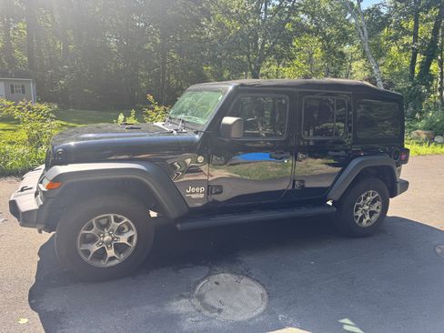 Used 2021 Jeep Wrangler Unlimited Sport AWD/4WD image 2