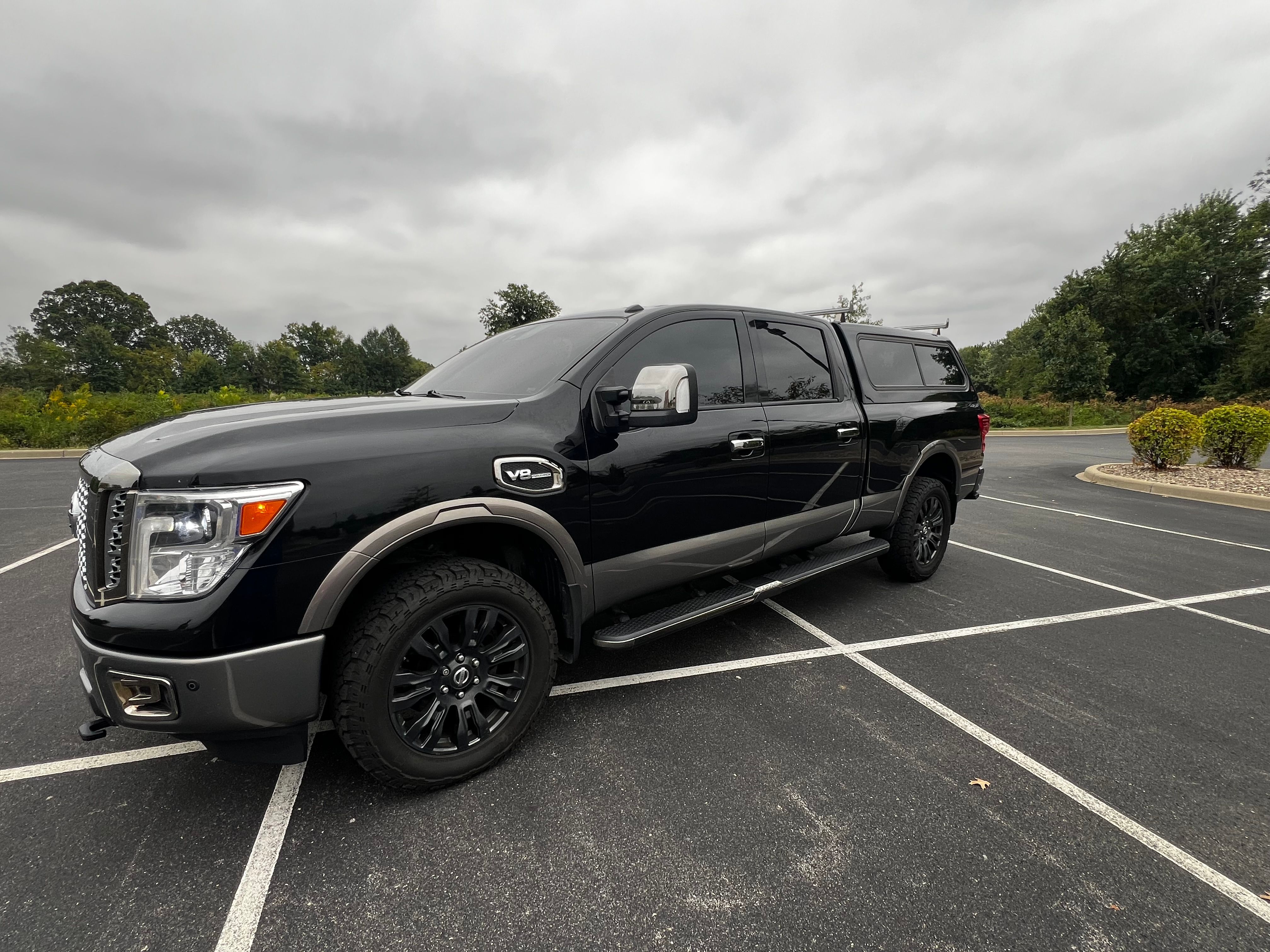Used 2018 Nissan Titan Platinum Reserve AWD/4WD image 2