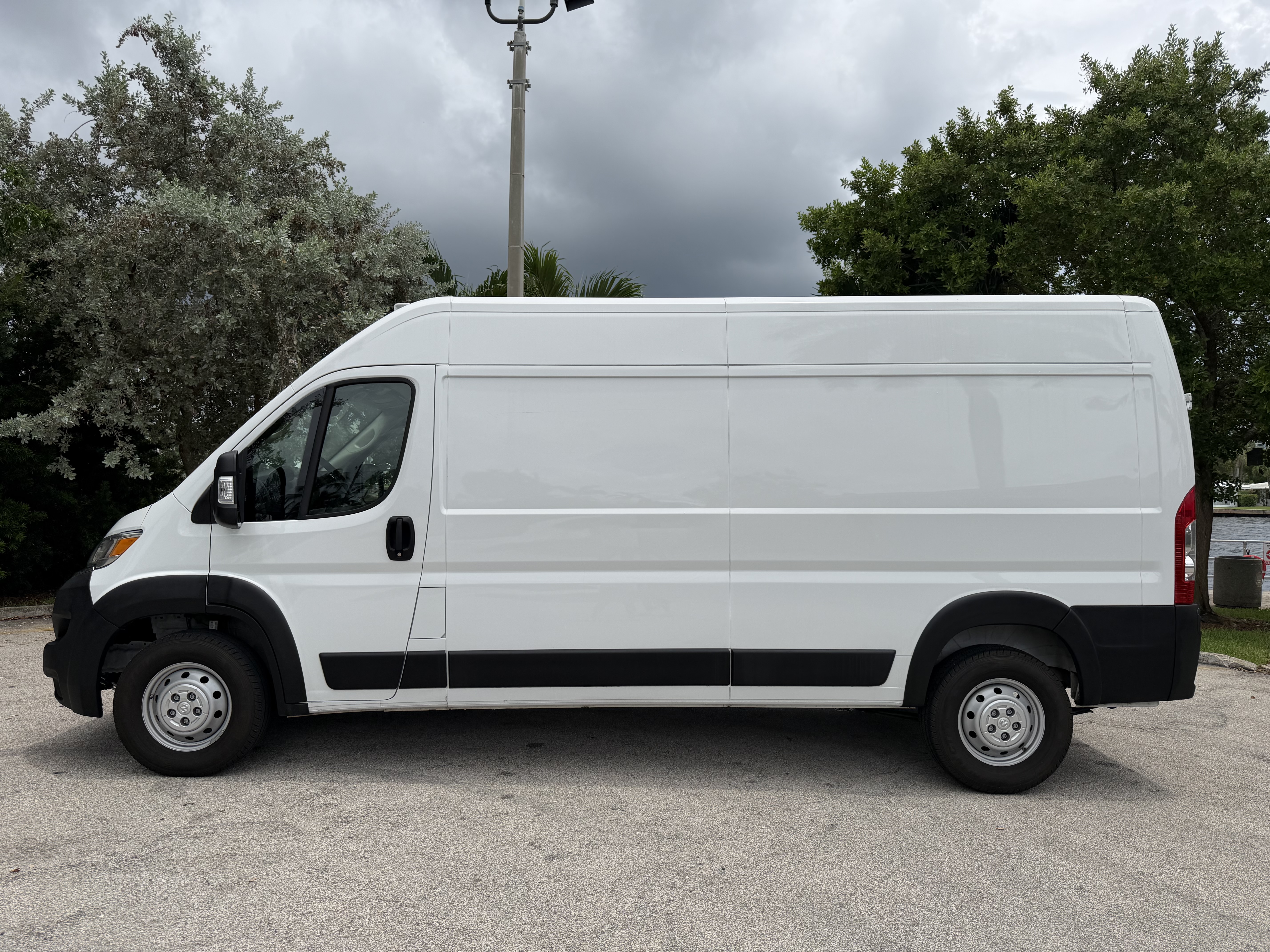 Used 2023 RAM ProMaster 2500 w/ Interior LED Lighting Group FWD image 15