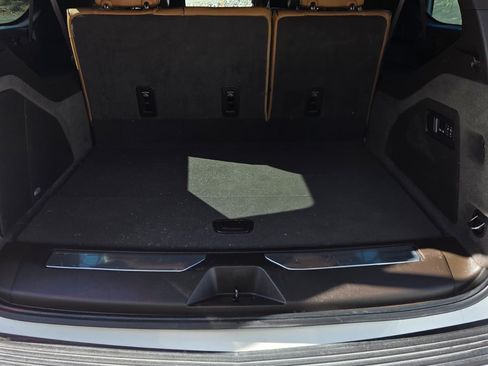 Used 2023 Cadillac Escalade ESV Sport w/ LPO, ONYX Package image 17