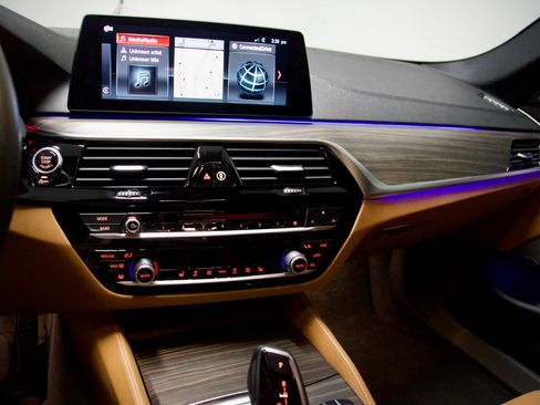 Used 2017 BMW 530i image 14