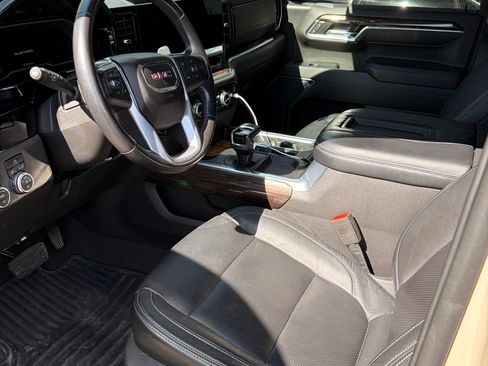 Used 2022 GMC Sierra 1500 Elevation image 11