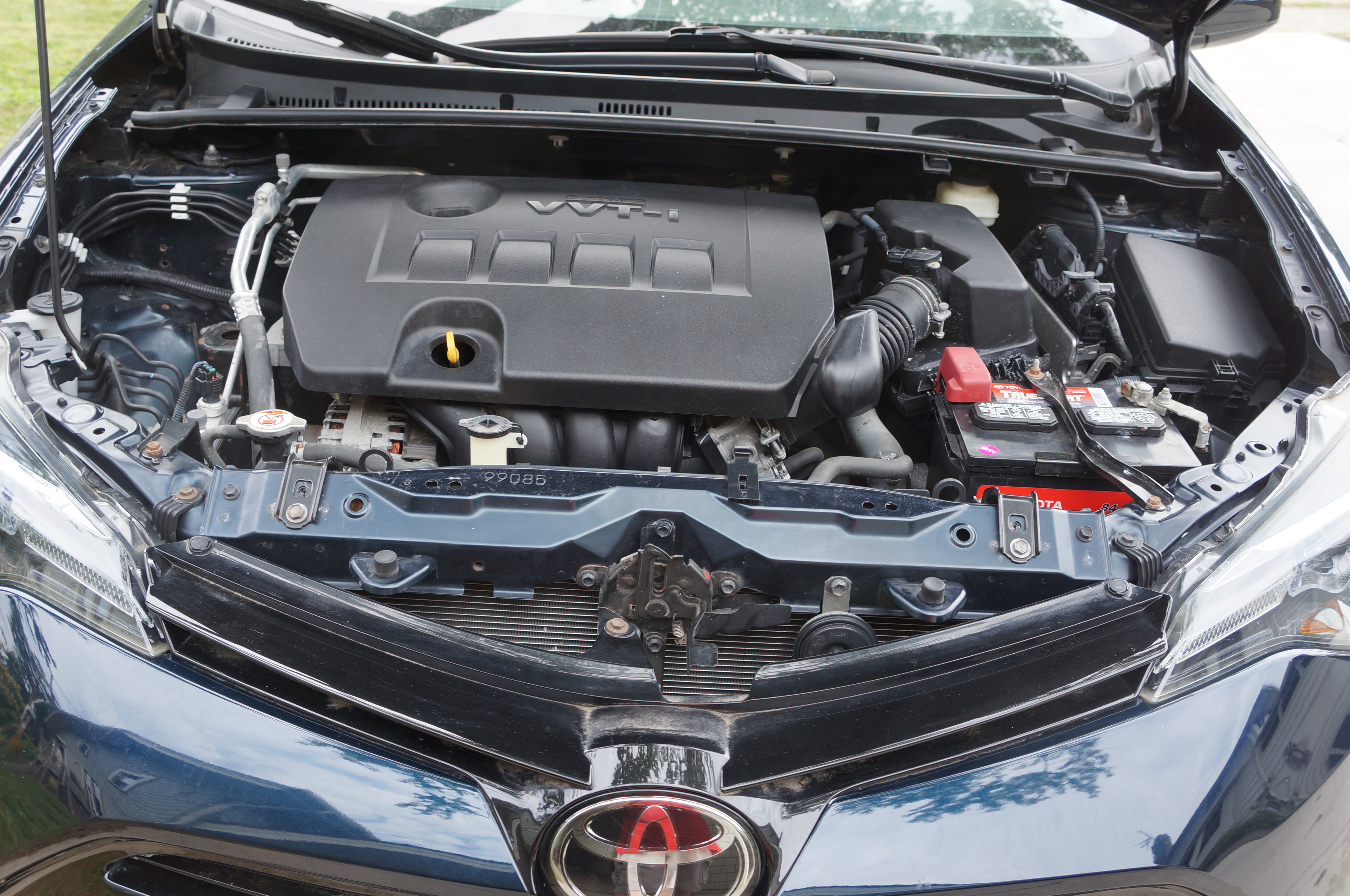 Used 2018 Toyota Corolla LE w/ LE Premium Package w/Moonroof FWD image 17