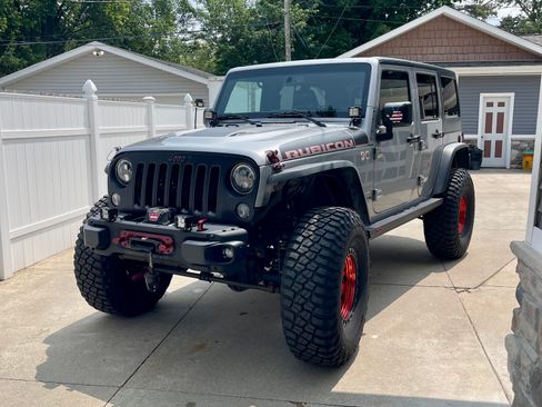 Used 2018 Jeep Wrangler Unlimited Rubicon AWD/4WD image 1