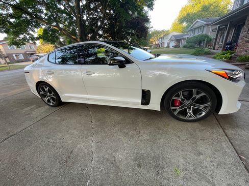 Used 2019 Kia Stinger GT2 AWD/4WD image 9