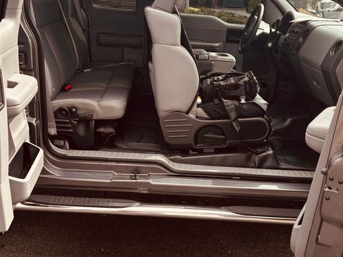 Used 2007 Ford F150 XLT image 9