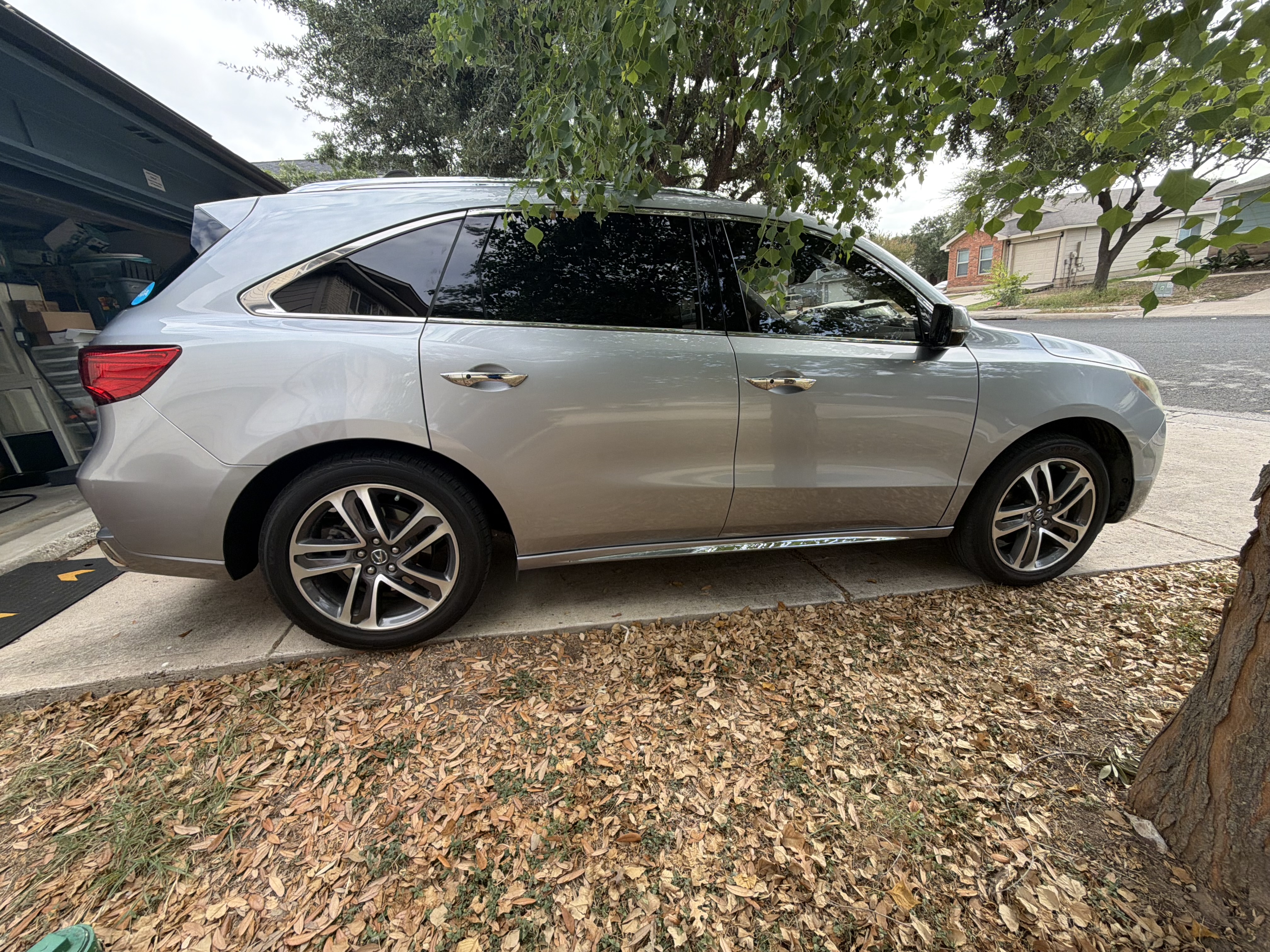 Used 2018 Acura MDX w/ Advance Package AWD/4WD image 18