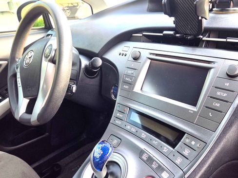 Used 2015 Toyota Prius Four image 10