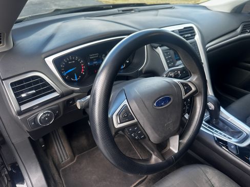 Used 2016 Ford Fusion SE image 13