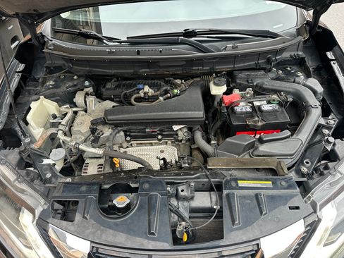 Used 2017 Nissan Rogue SV w/ Midnight Edition Package image 12