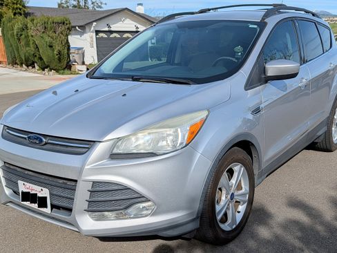 Used 2015 Ford Escape SE w/ Equipment Group 201A image 9