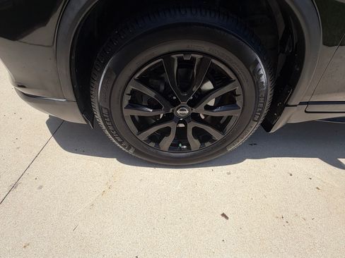 Used 2018 Nissan Rogue SV FWD image 10