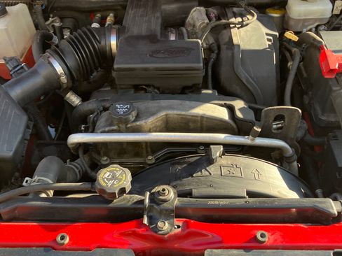 Used 2008 HUMMER H3 image 2