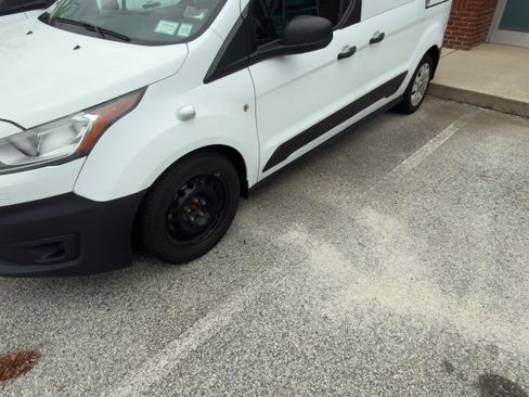 Used 2019 Ford Transit Connect XL FWD image 5