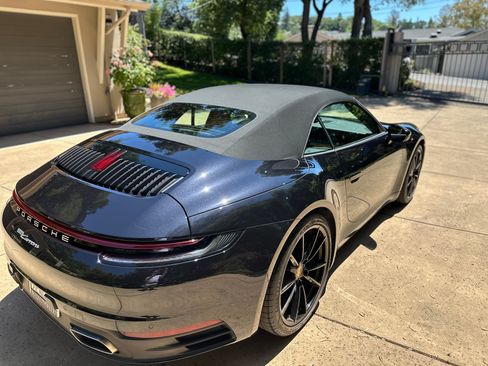 Used 2023 Porsche 911 Carrera image 2