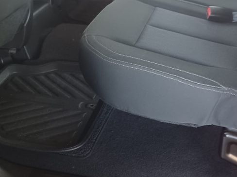 Used 2017 Nissan Titan SV image 13