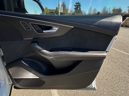 Used 2021 Audi RS Q8 w/ Carbon Optic Package image 27