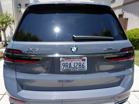 Used 2025 BMW X7 xDrive40i w/ Dynamic Handling Package AWD/4WD image 14