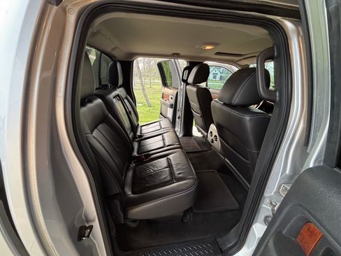 Used 2010 Ford F150 Lariat image 18