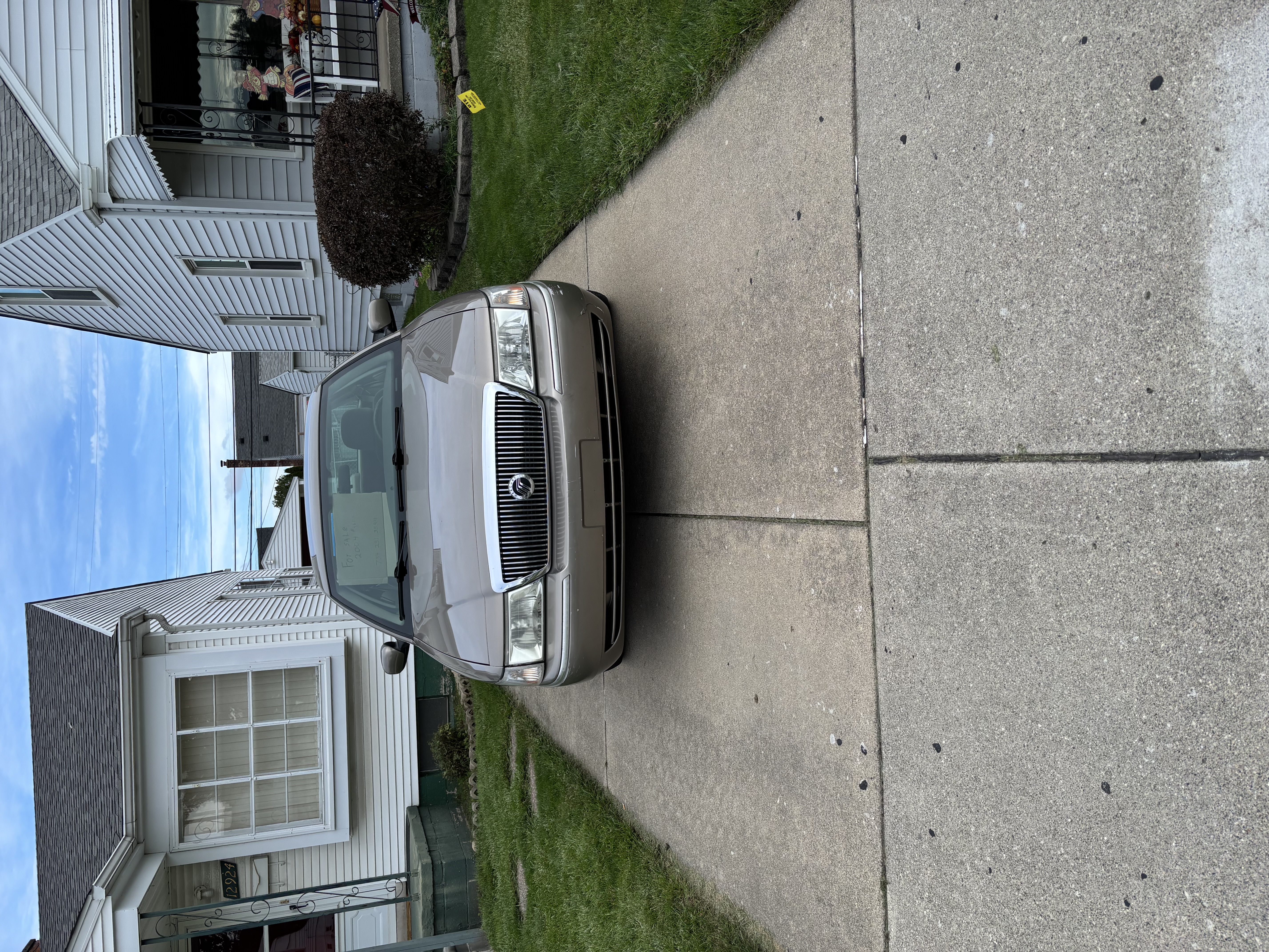 Used 2004 Mercury Grand Marquis GS RWD image 1