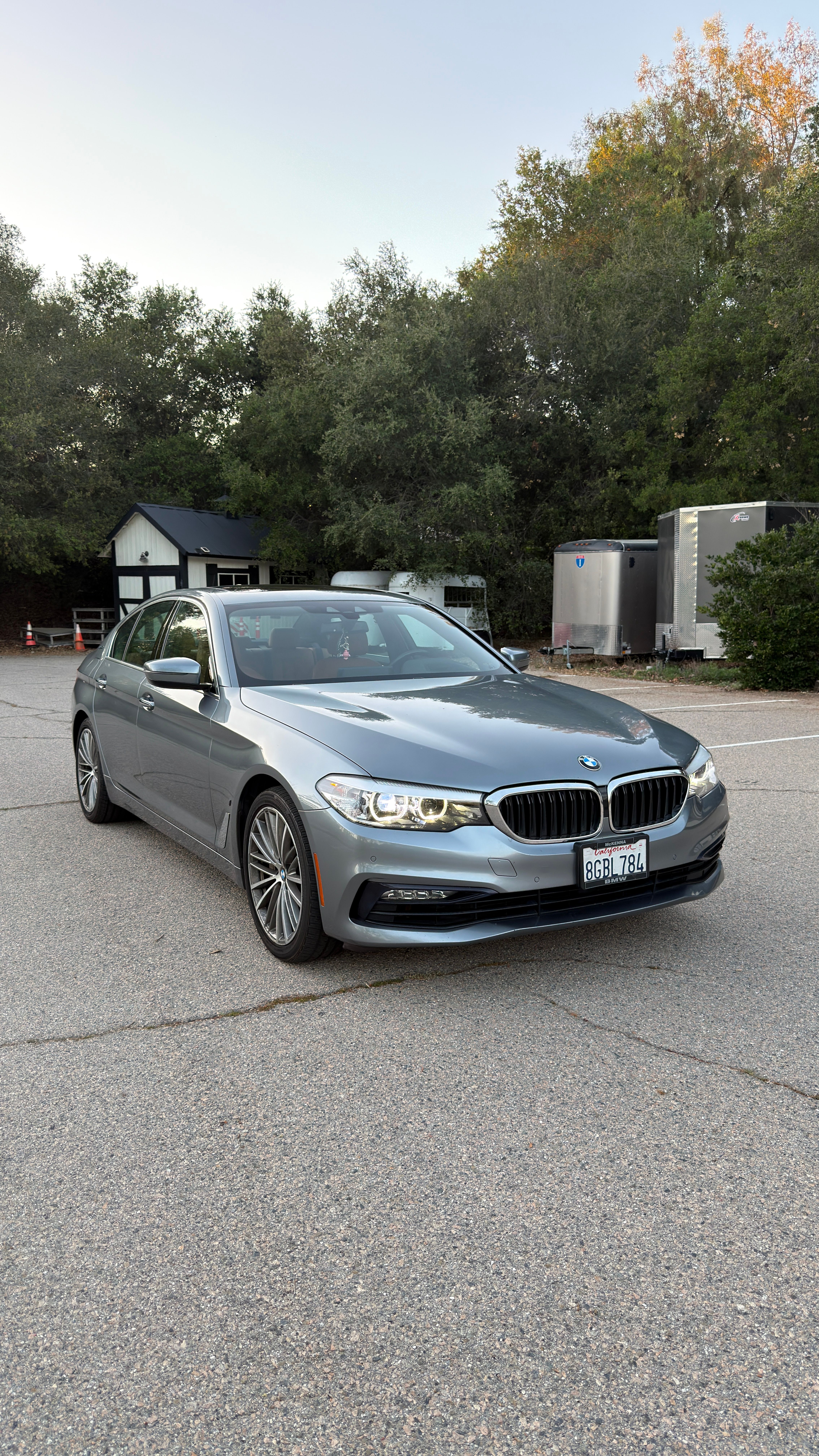 Used 2018 BMW 530e w/ Premium Package 2 RWD image 1