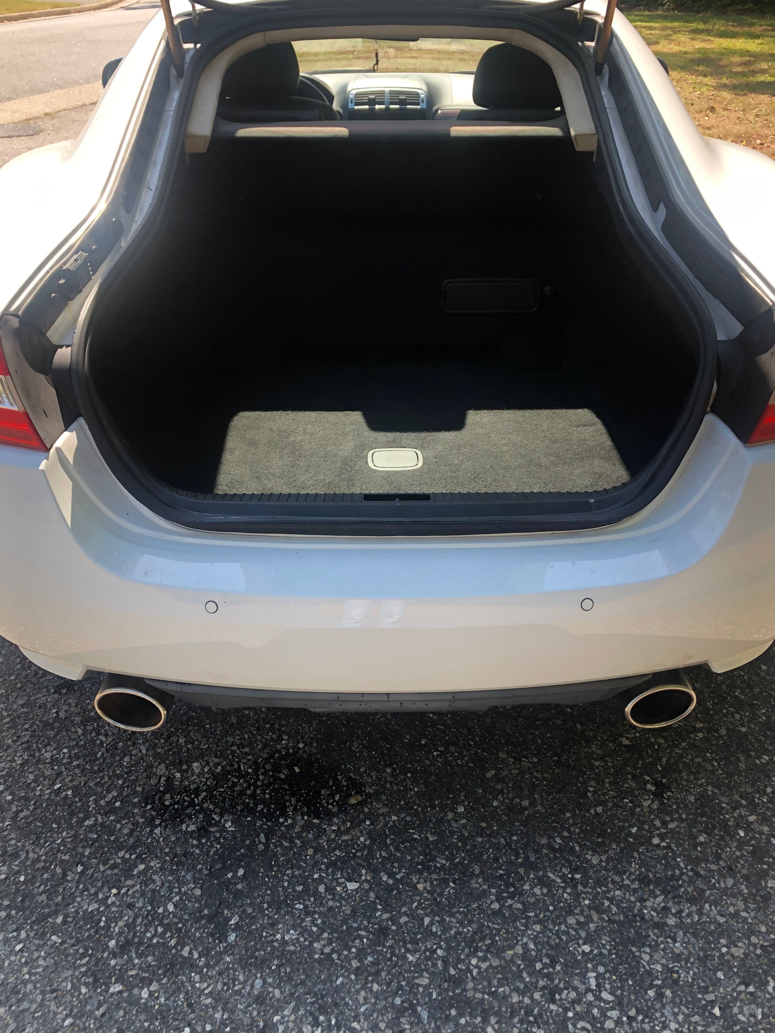 Used 2014 Jaguar XK Coupe RWD image 9