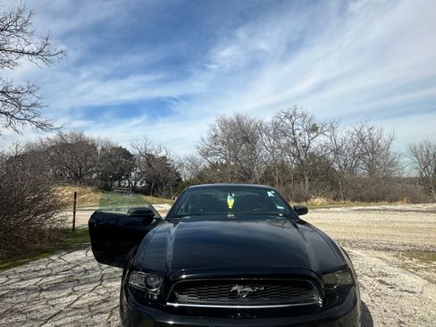 Used 2014 Ford Mustang Coupe image 5