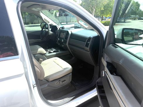 Used 2019 Ford Expedition XLT w/ Equipment Group 201A RWD image 11