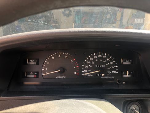 Used 1993 Toyota Pickup Deluxe image 5