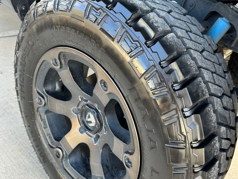 Used 2023 Toyota Tacoma TRD Off-Road w/ Technology Package AWD/4WD image 5