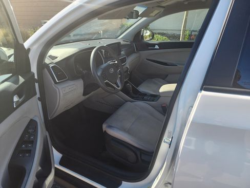 Used 2020 Hyundai Tucson SE image 11