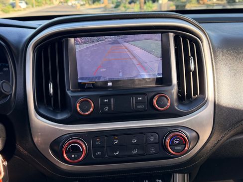 Used 2019 GMC Canyon SLE w/ Driver Alert Package image 16