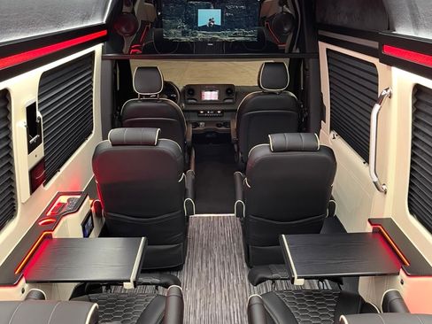 Used 2020 Mercedes-Benz Sprinter 3500 image 13