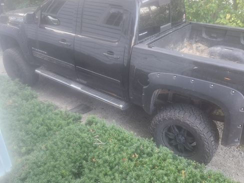 Used 2011 Chevrolet Silverado 1500 LTZ image 2