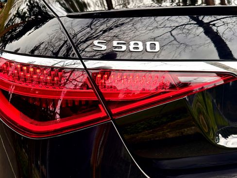 Used 2021 Mercedes-Benz S 580 4MATIC Sedan image 17