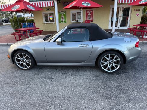 Used 2013 MAZDA MX-5 Miata Grand Touring RWD image 4