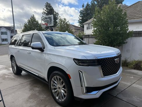 Used 2021 Cadillac Escalade ESV Premium Luxury w/ Driver Assist Tech Package image 6